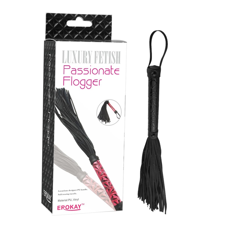 Чёрная многохвостая кожаная плетка Passionate Flogger - 39 см.